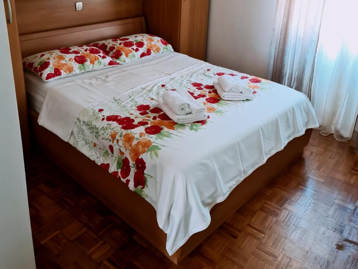 Izola City Center Apartment Bagian luar foto