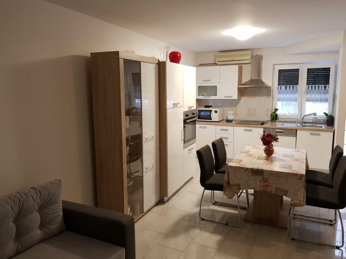 Izola City Center Apartment Bagian luar foto
